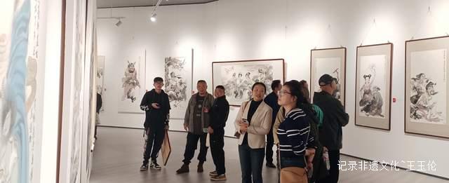 金秋盛放，艺术之光——杨小吾画展开幕式暨书画集首发式璀璨启幕